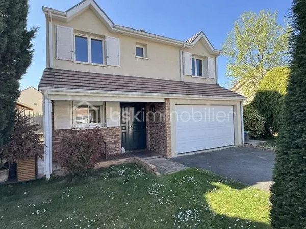Maison 130 m2 - 4 chambres - Terrain 400 m2 - garage double - GOLF de ST GERMAIN