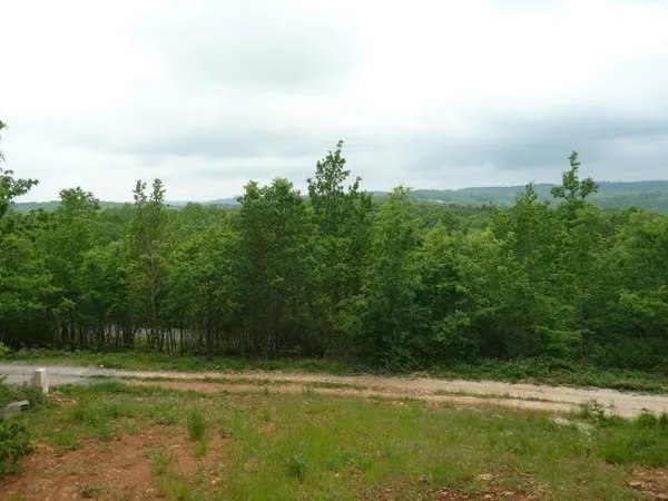 Terrain à bâtir de 2021 m2 avec CU positif boisé et en parti