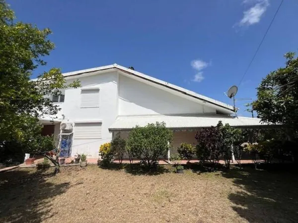 Maison 277 m²
