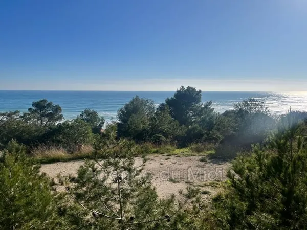 Terrain 707 m²