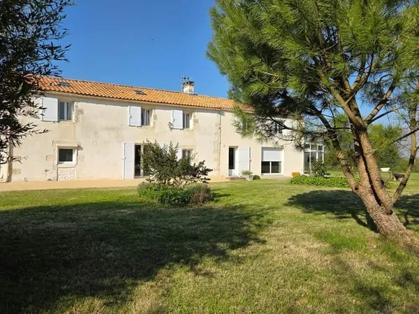 Maison 7 pièces 230 m²