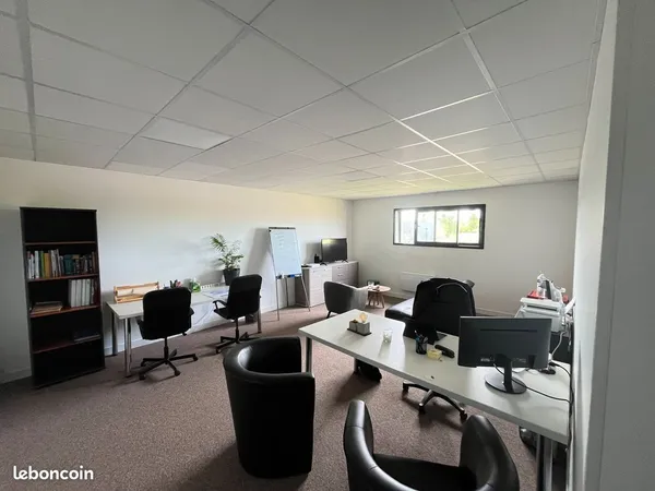 Bureau meublé professionnel à louer