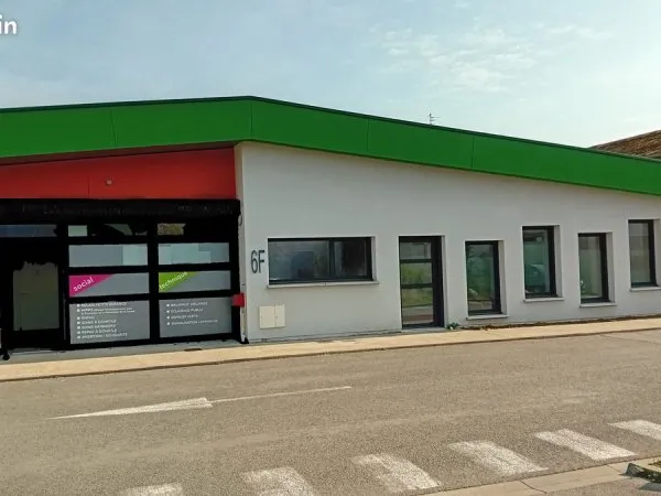 A LOUER 196 m² de bureaux