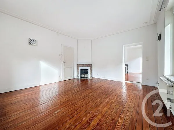 Studio 2 pièces 66 m²