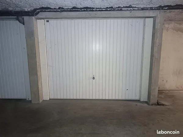 Garage/box 14 m² Auzeville Tolosane