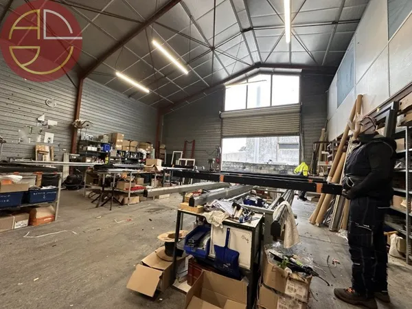 Entrepôt 6 pièces 700 m²