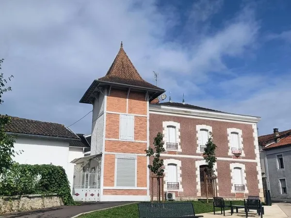 MAISON DE CARACTERE