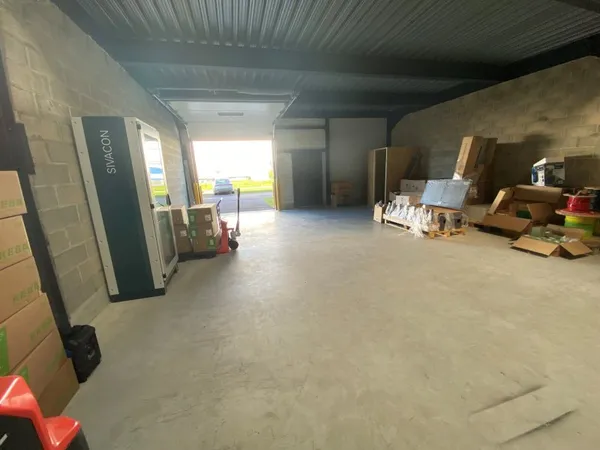 Local industriel 175 m²
