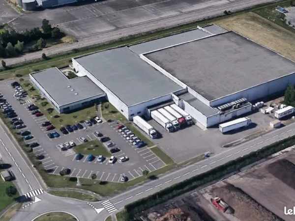 PLATE FORME LOGISTIQUE DE 8700 m²