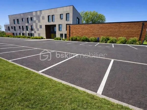 Bureaux 50 pièces 1383 m²