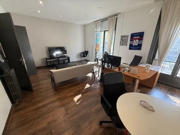 Bureaux 1 pièce 104 m²