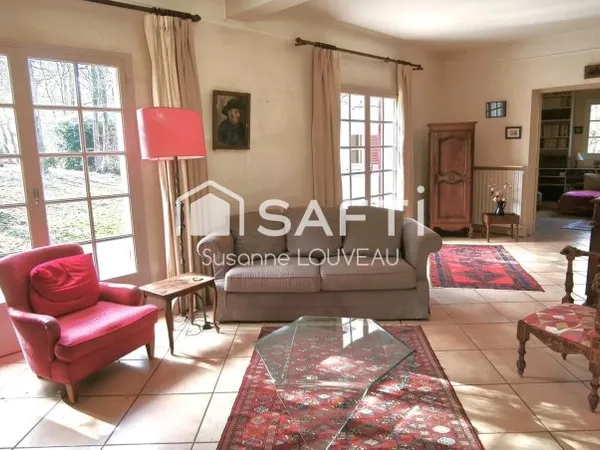 Une maison à part - à l'écart des regards