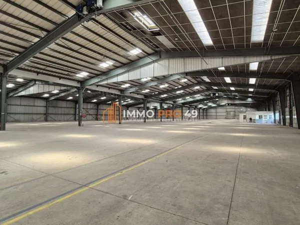 Immeuble industriel 9500 m²