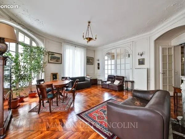 Appartement 6 pièces 196 m²