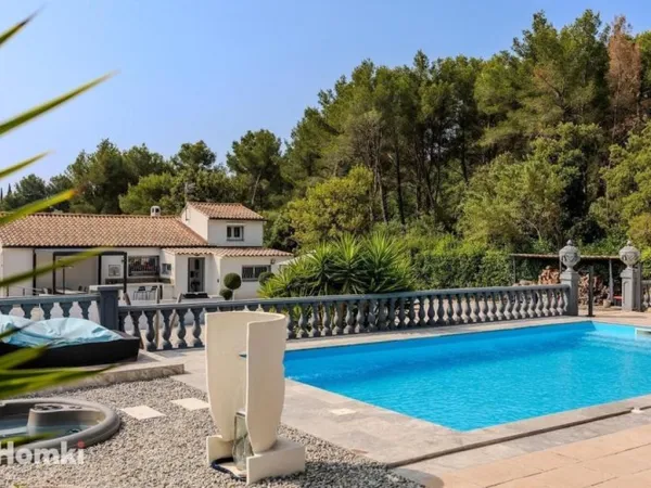 Maison/Villa T4 de 140 m2 à Évenos 83330