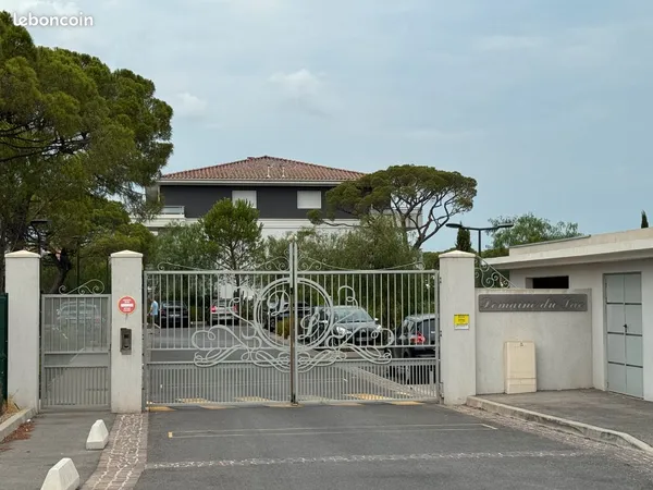 Garage Box fermé - Puget-sur-Argens