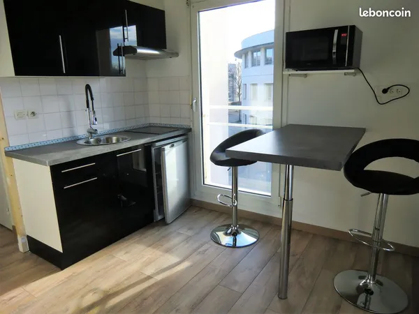 Studio meublé avec balcon, Nantes Eraudière