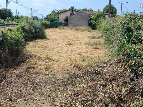 Terrain constructible 469 m²