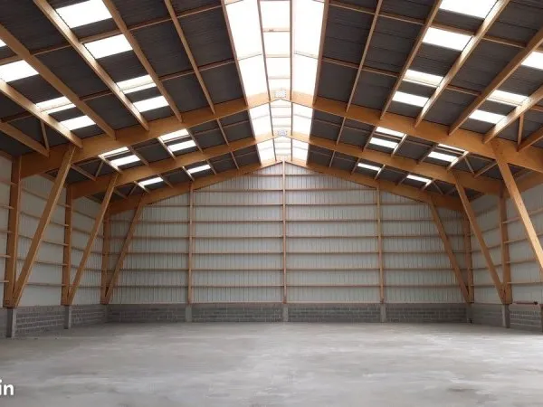 Hangar a louer