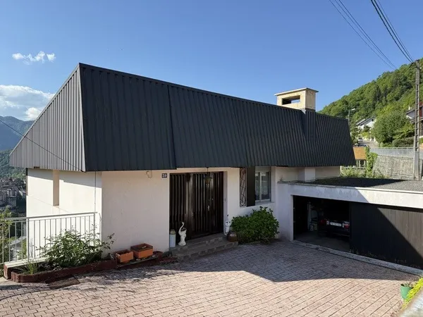 Saint-Claude, quartier calme et ensoleillé, Maison individuelle sur 2 niveaux