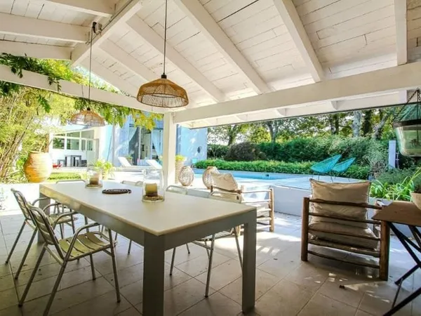 BIARRITZ - VILLA - PISCINE - TERRASSE POOL HOUSE - JARDIN - GARAGE