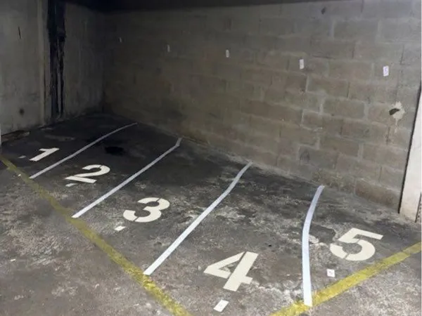 Place de parking moto