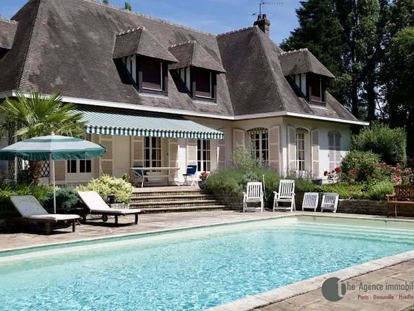 Maison 10 pièces 290 m²