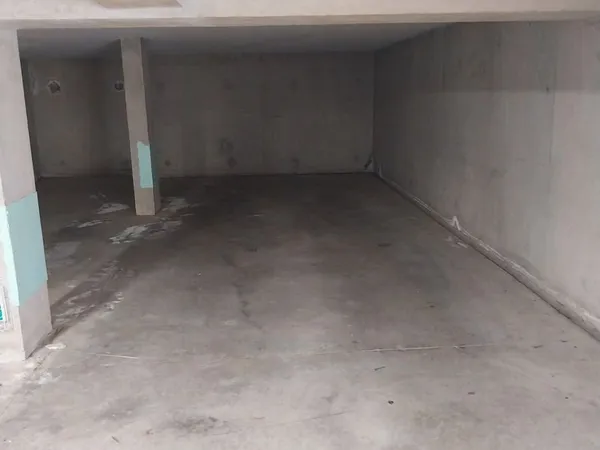Box 30m2 dans residence sécurisée