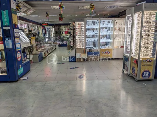 Local commercial 3 pièces 105 m²