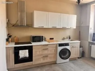 Tres grand appartement vide libre