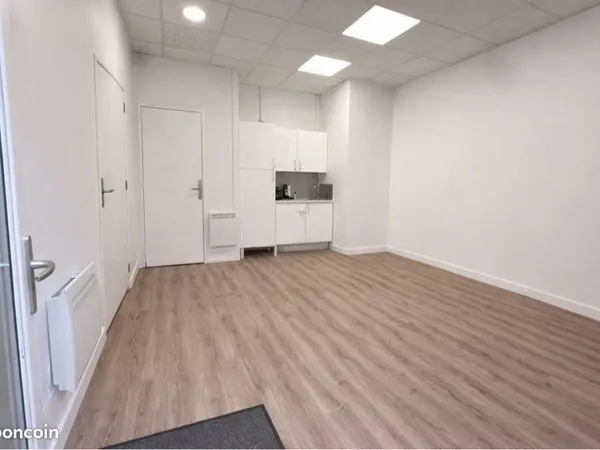 Local commercial à vendre - 30 m² - Boissy-Saint-Léger centre-ville - 120 000