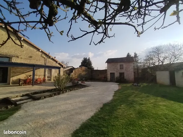 Particulier a particulier av belle maison en pierre f5 vivonne