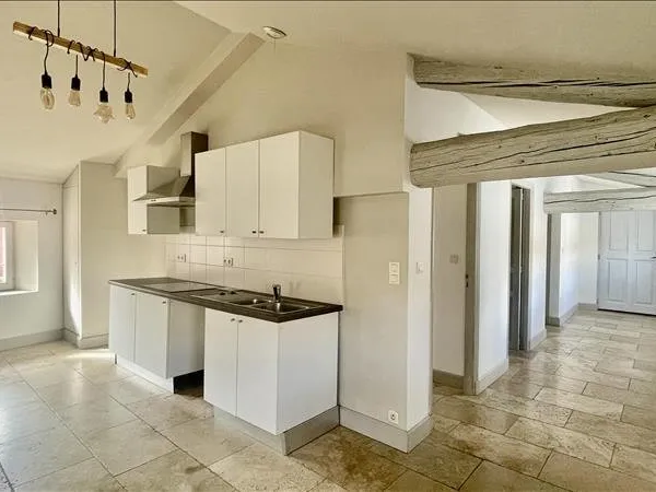 Appartement 3ème étage - 88 m2 - 4 pièces - Vide ou meublé