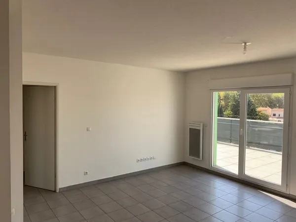 Appartement P4 terrasses 2 garages Nimes