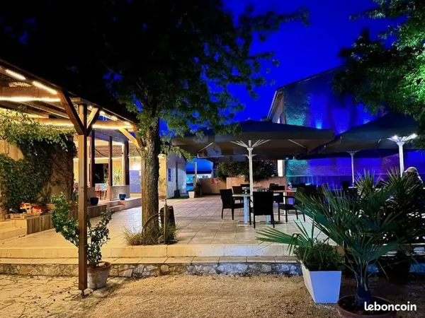 Maison 1165 m² Salavas
