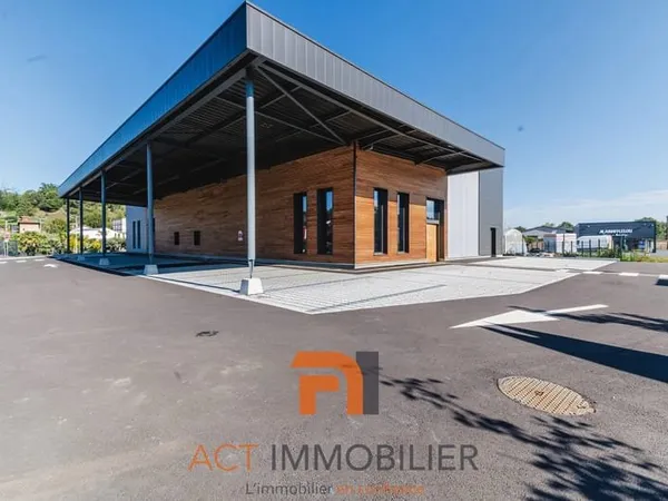 L'ARBRESLE LOCAL COMMERCIAL OU D'ACTIVITÉS 300 M2 EN ZONE CO