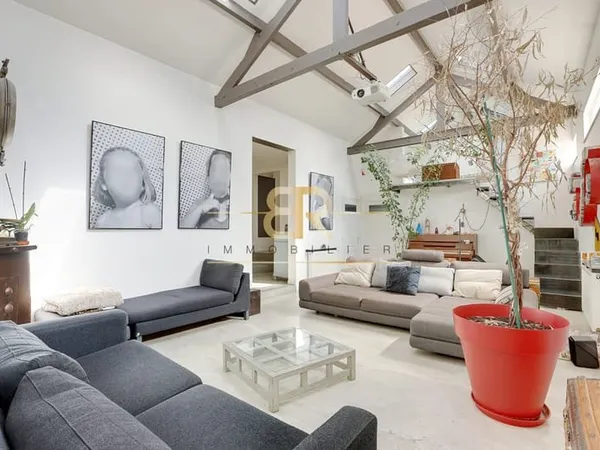 MAISON FAMILIALE D'EXCEPTION 330 m2 AVEC JARDIN, TERRASSE ET ANNEXE INDÉPENDANTE