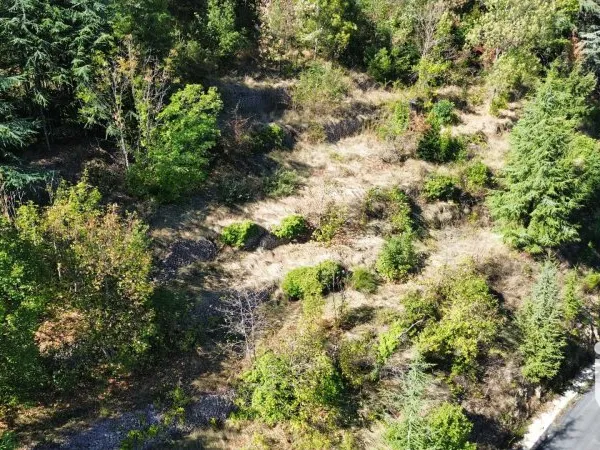 Terrain 2570 m²