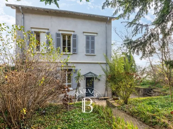 La Mulatière - Maison bourgeoise de 1900 - 6 chambres - Terrain de 823 m2