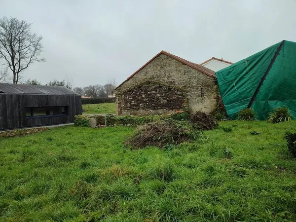 Terrain 1487 m²