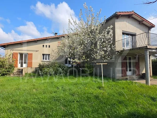 Ensemble immobilier avec maison et appartement