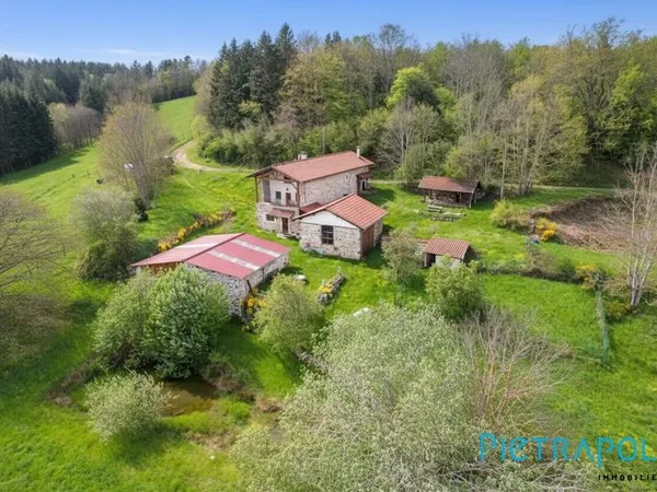 Maison de campagne en pierres