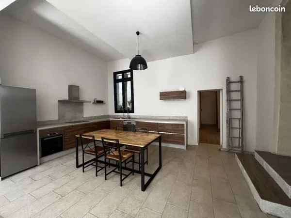 Loft 3 pièces 135 m²