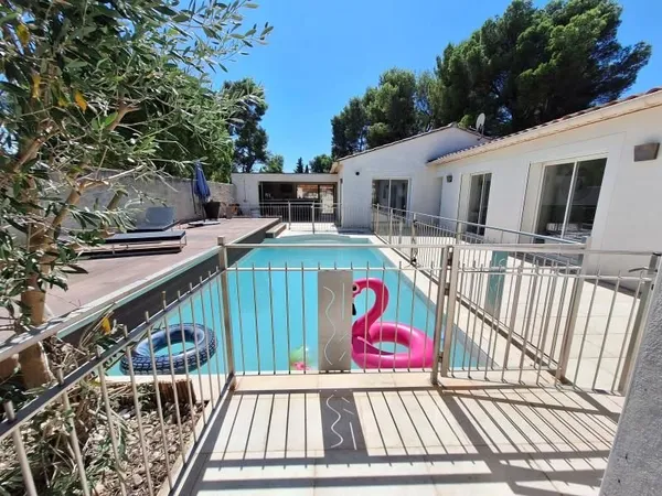 Maison Vente Beaucaire 7p 164m² 440000€