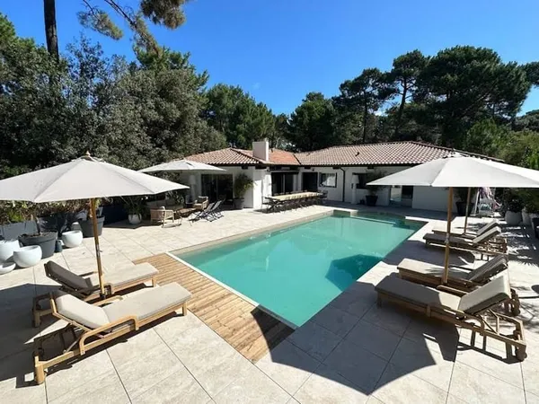 Villa 6 pièces 180 m²