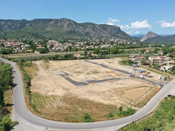 Terrain constructible 686 m²