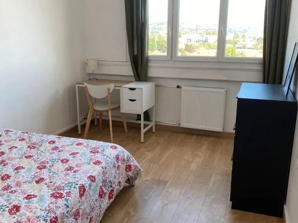 Chambre dispo dans colocation