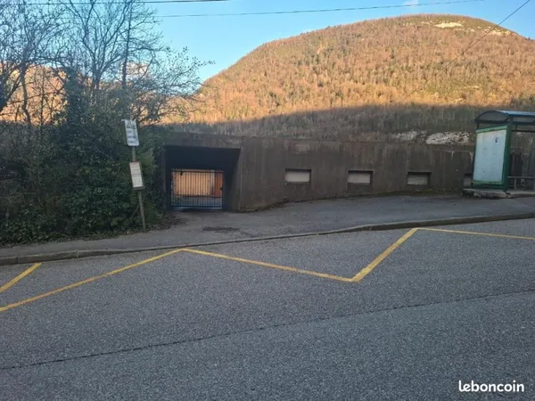 Stationnement Location Saint-Claude   75€