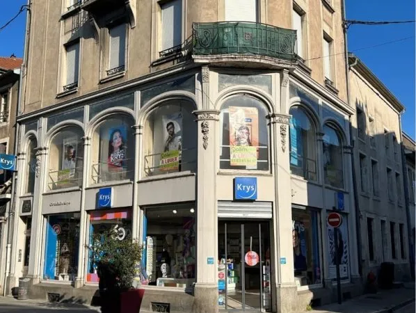 Local commercial avec emplacement exceptionnel