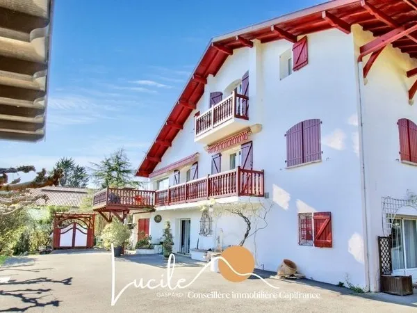 Maison basque avec vue panoramique sur les Pyrénées - Un véritable coup de coeur ! USTARITZ (64)